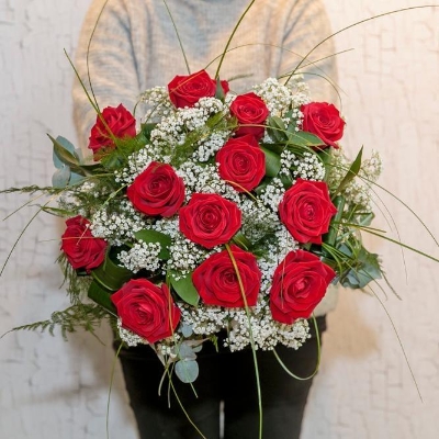 Valentines Luxury Dozen in a Vase