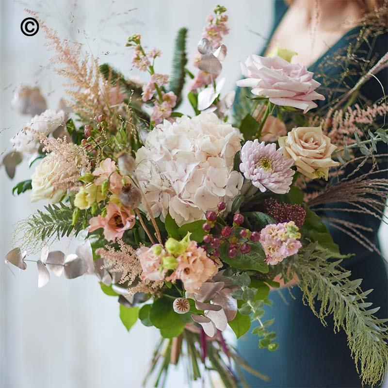 Majestic Winter Trending Bouquet (Florist Choice)